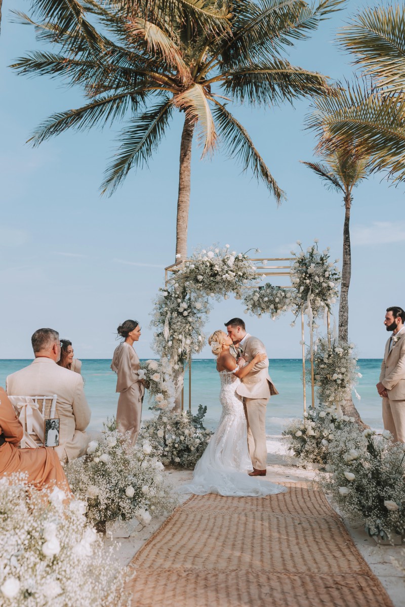 Bride portrait at Barcelo Riviera Maya.