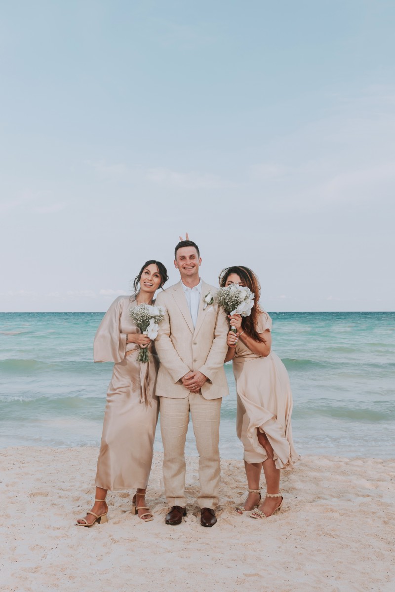 Newlywed couple at Barcelo Riviera Maya.