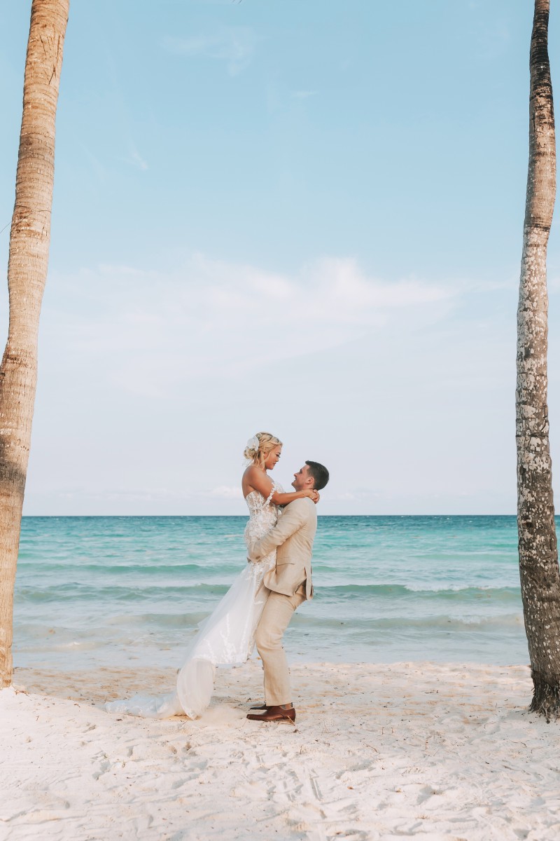 Bride portrait at Barcelo Riviera Maya.