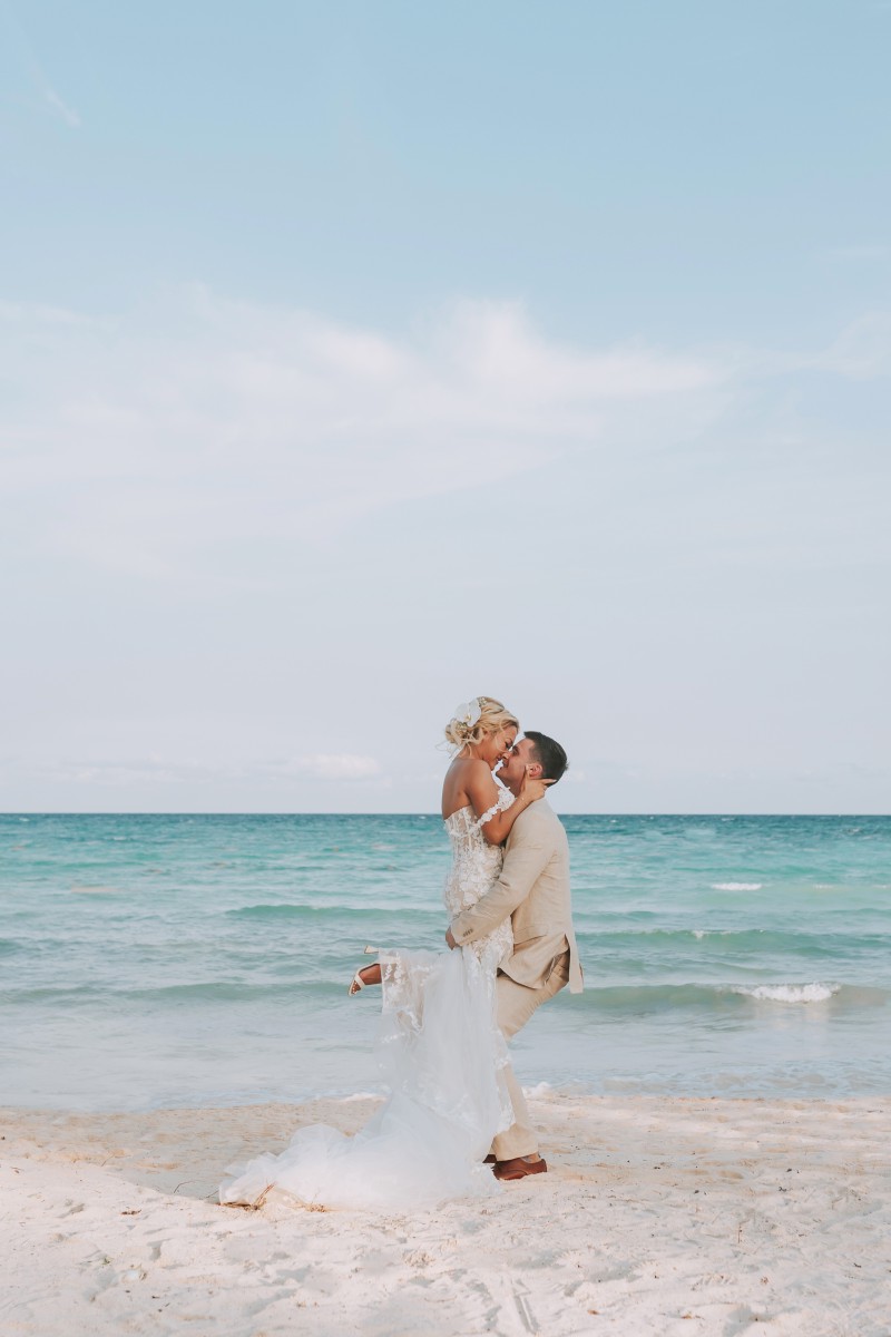Newlywed couple at Barcelo Riviera Maya.