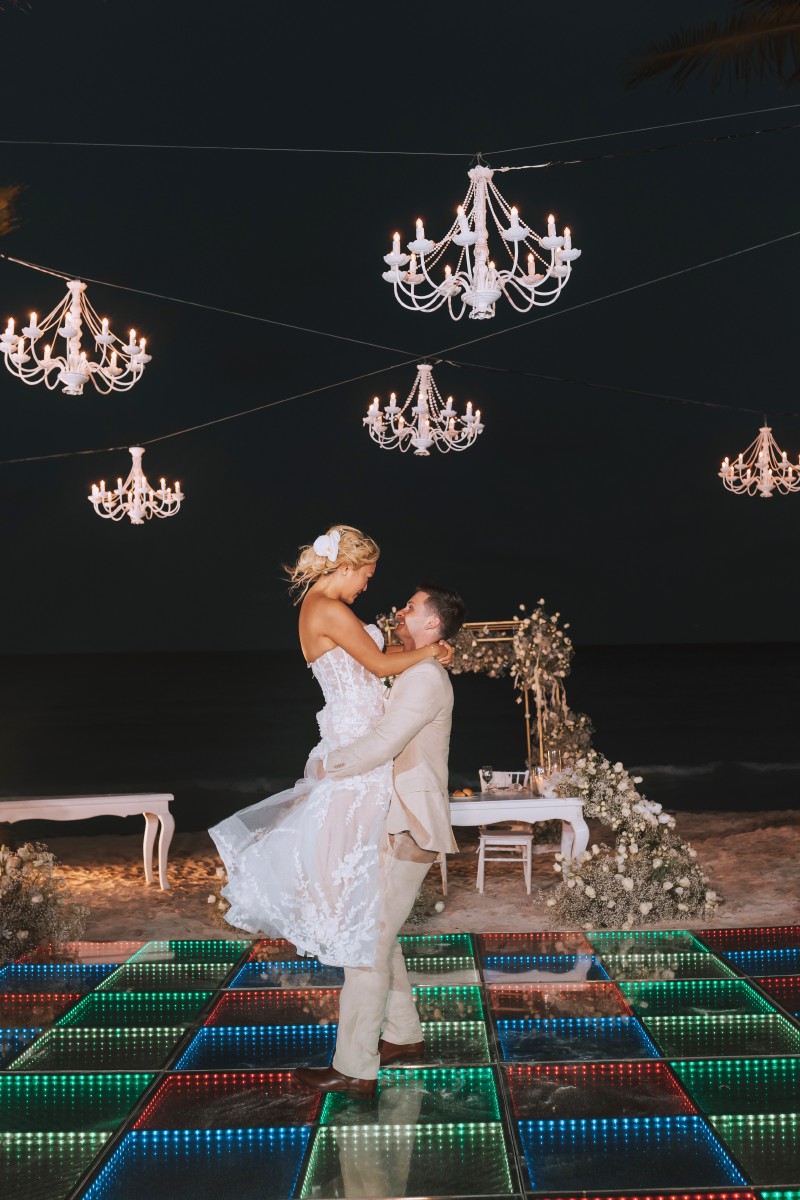 Newlywed couple at Barcelo Riviera Maya.