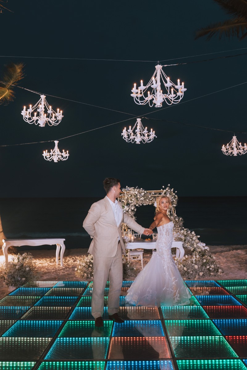 Bride portrait at Barcelo Riviera Maya.