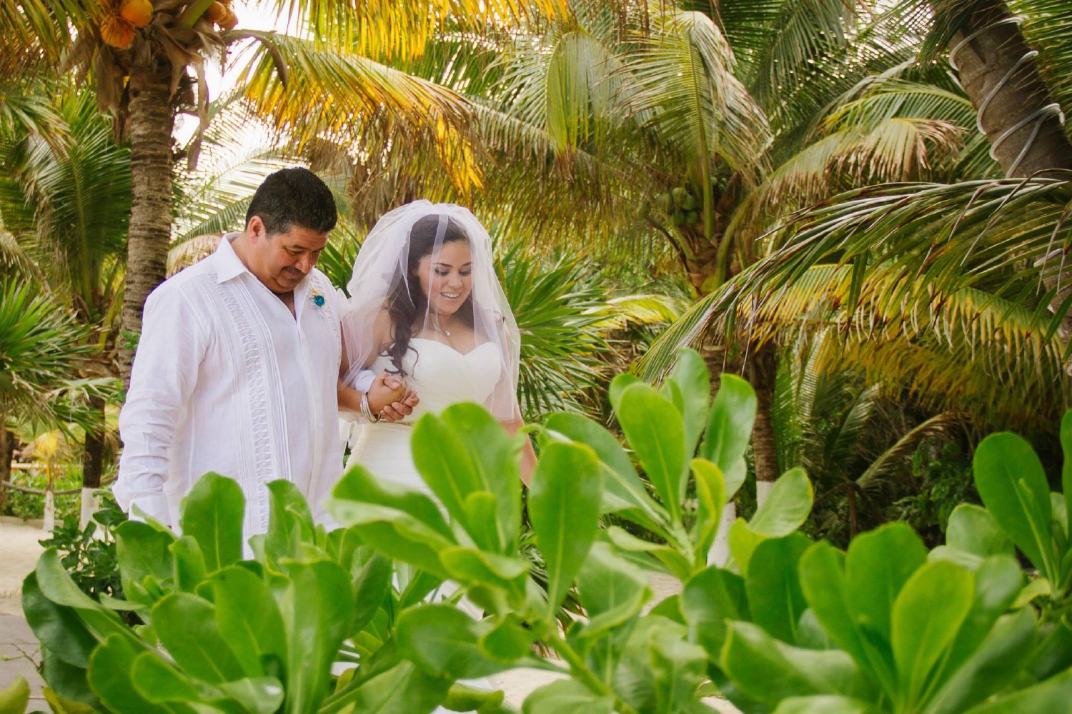 Bride and groom at Cancun.