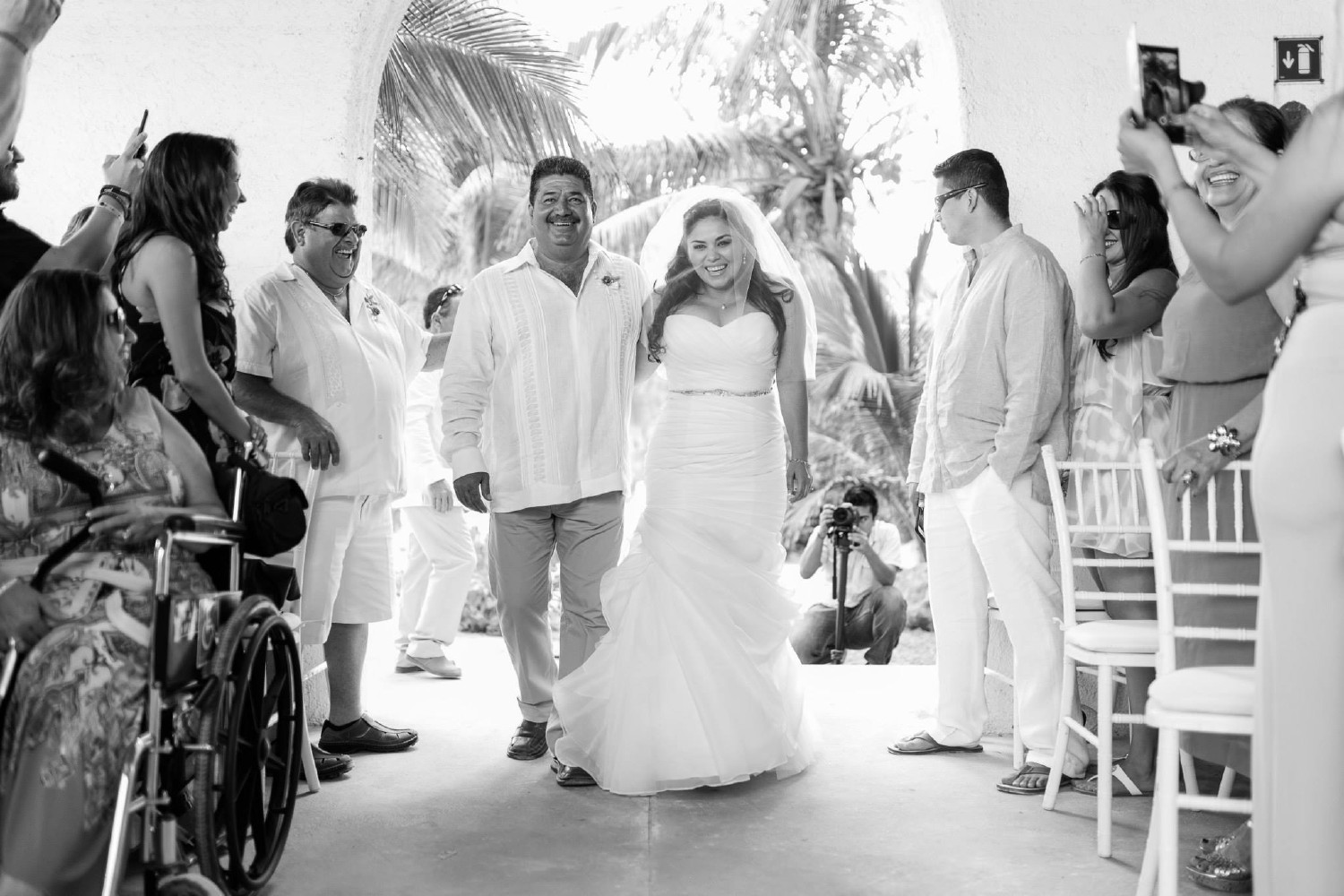 Bride getting ready at Cancun.