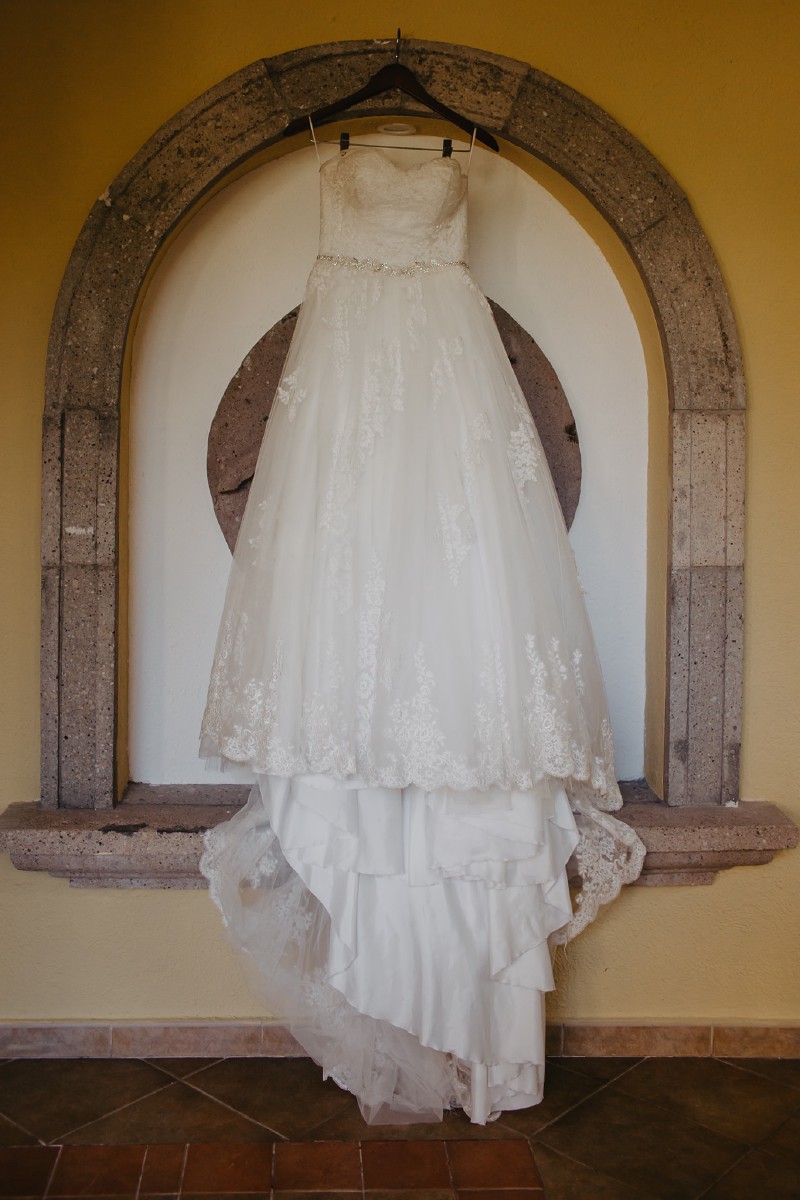 Bride getting ready at El Cid Bride getting ready at El Cid.
