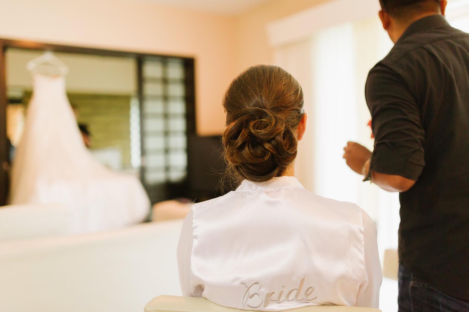 Bride getting ready at Azul Fives.