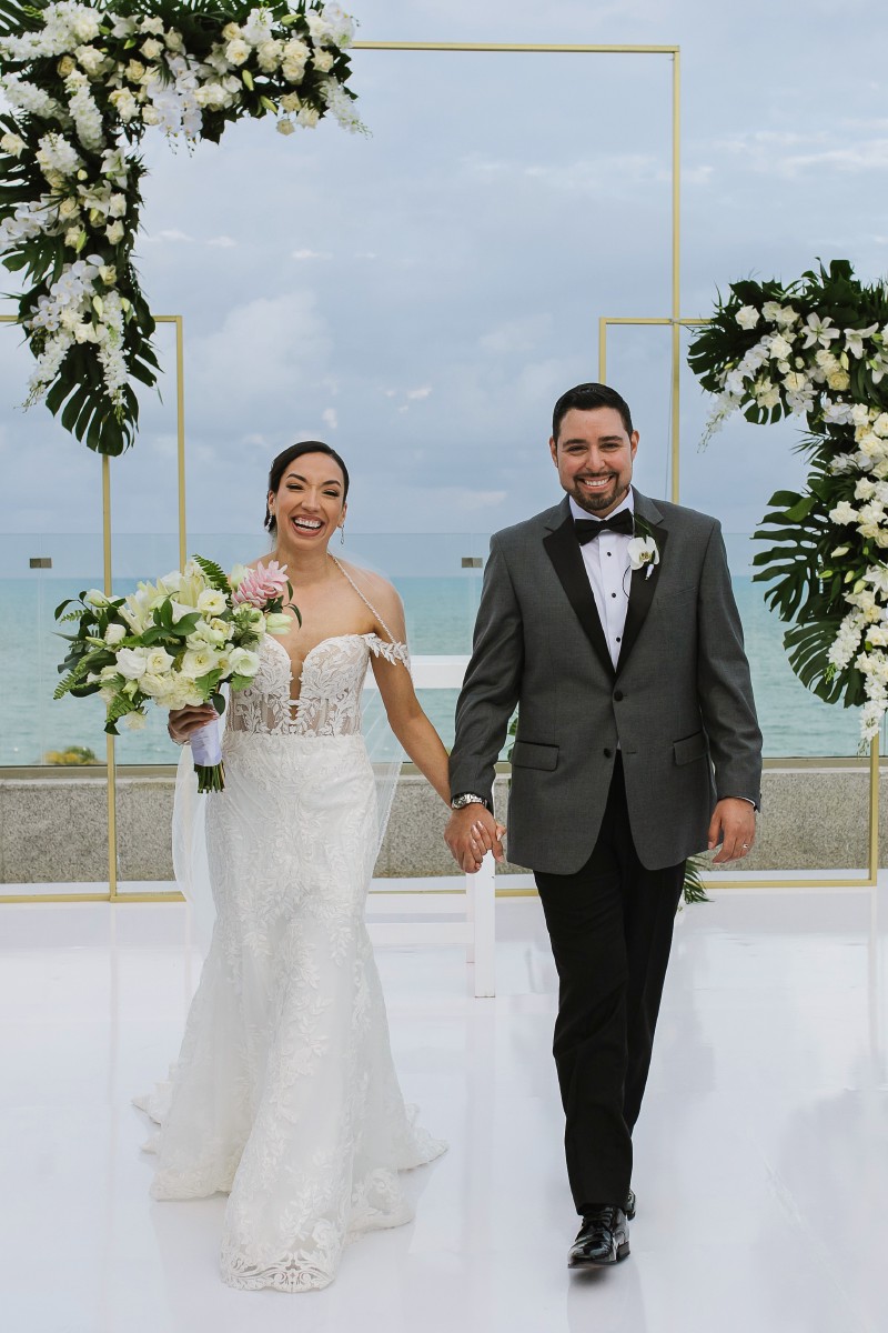Newlywed couple at Grand Palladium Newlywed couple at Grand Palladium.