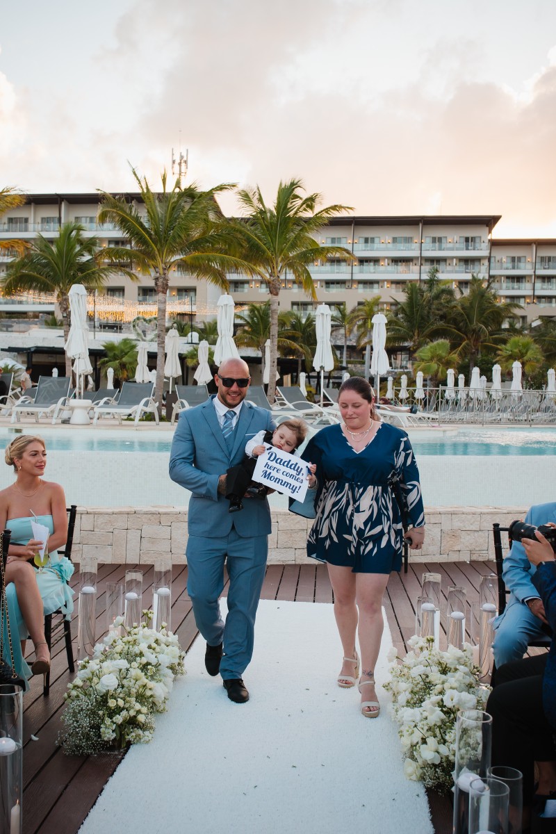 Bride and Groom at Hyatt Dreams Natura Bride and Groom at Hyatt Dreams Natura.