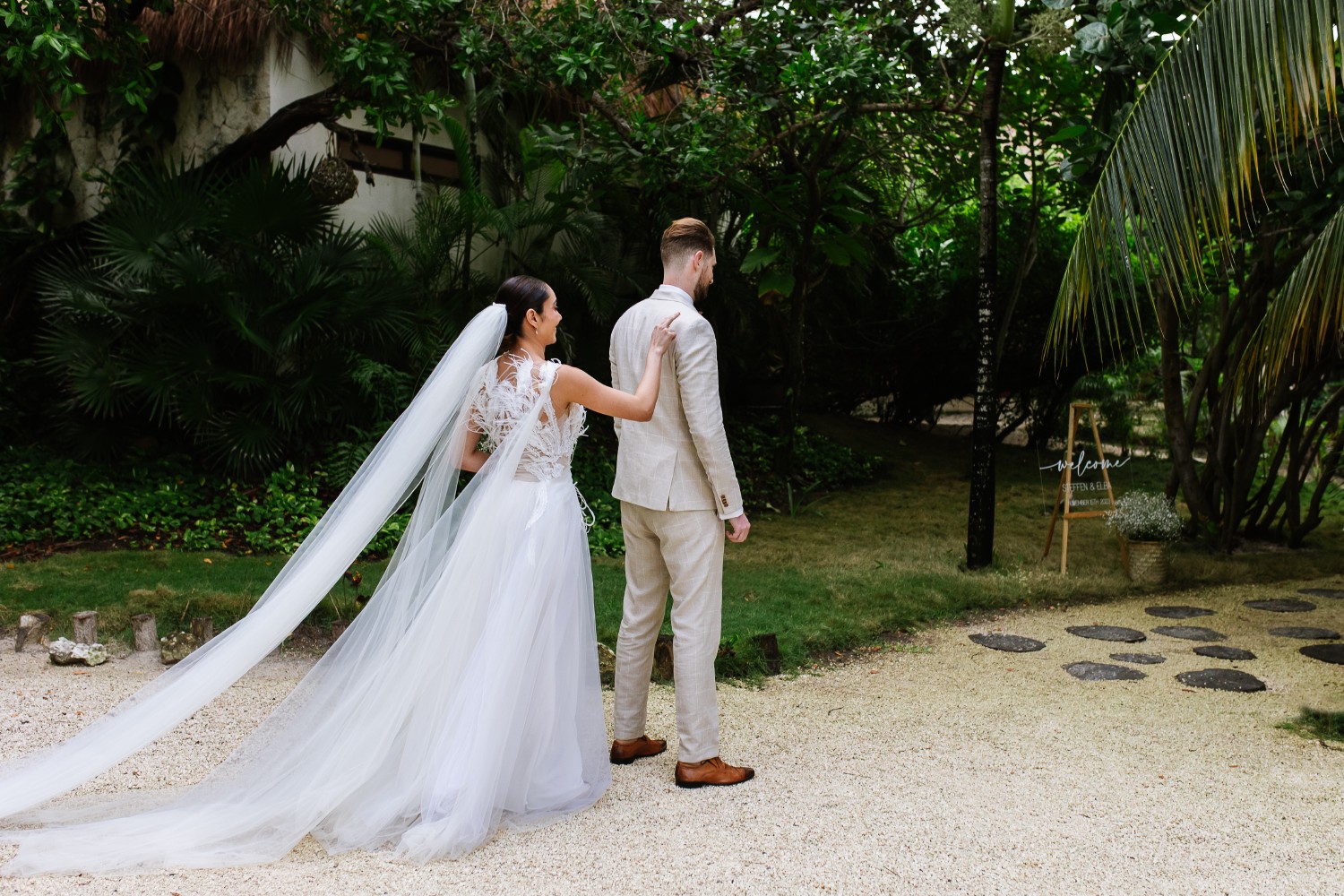 Bride and groom at Jardin Del Mar.