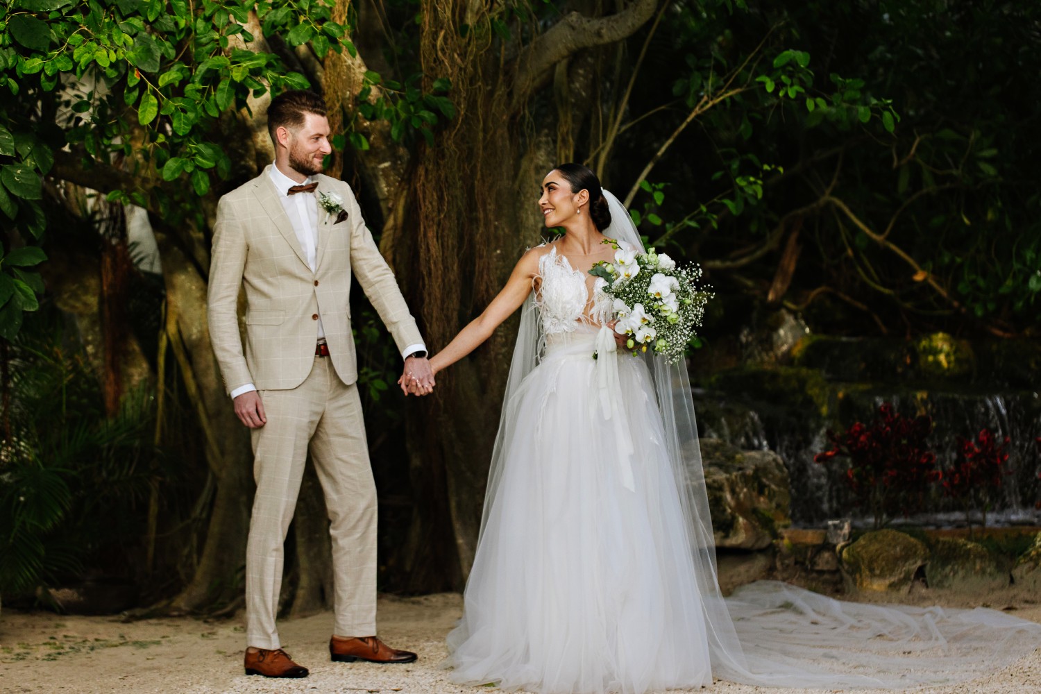 Destination wedding at Jardin Del Mar.