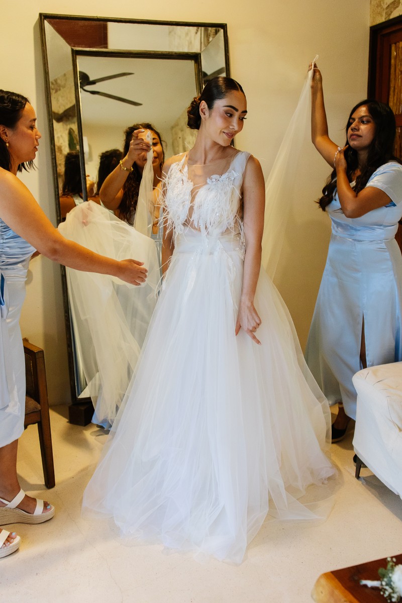 Bride portrait at Jardin Del Mar.