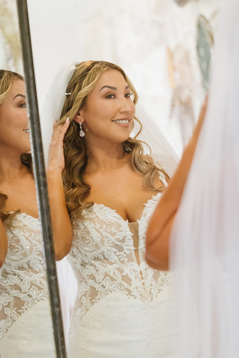 Bride portrait at Jardin Del Mar Bride portrait at Jardin Del Mar.