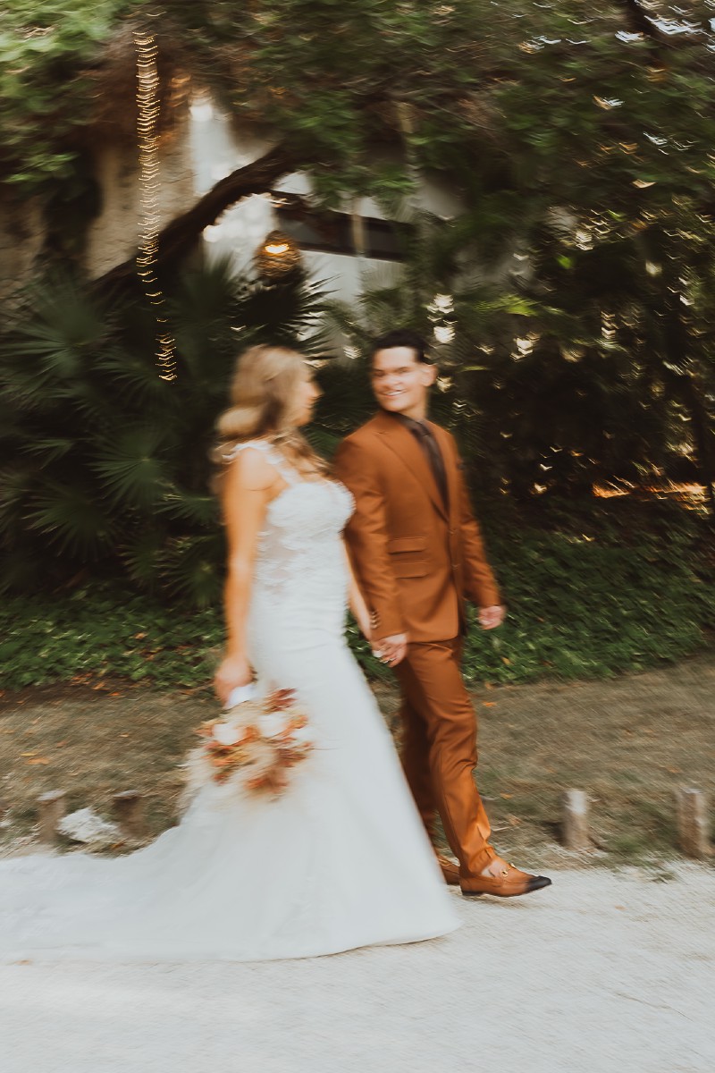 Bride and Groom at Jardin Del Mar Bride and Groom at Jardin Del Mar.