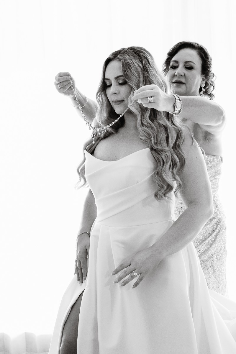 Bride getting ready at Punta Blanca.
