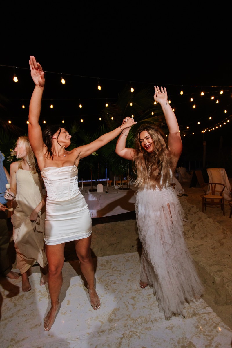 Bride getting ready at Punta Blanca.