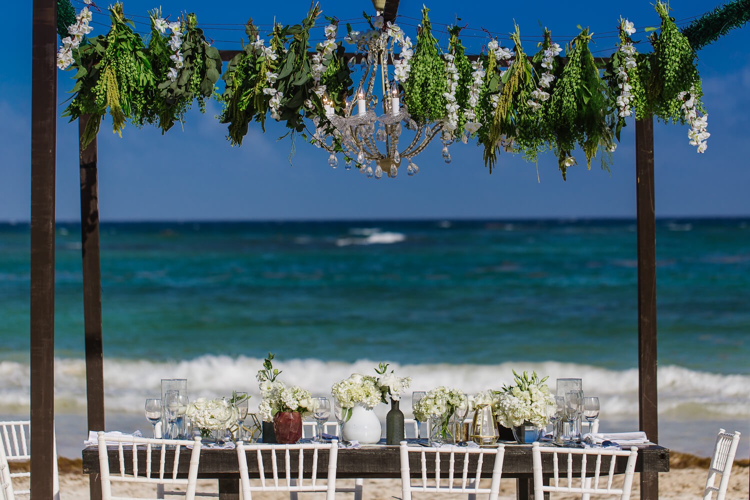 Bridal portrait at SMK Club De Playa.