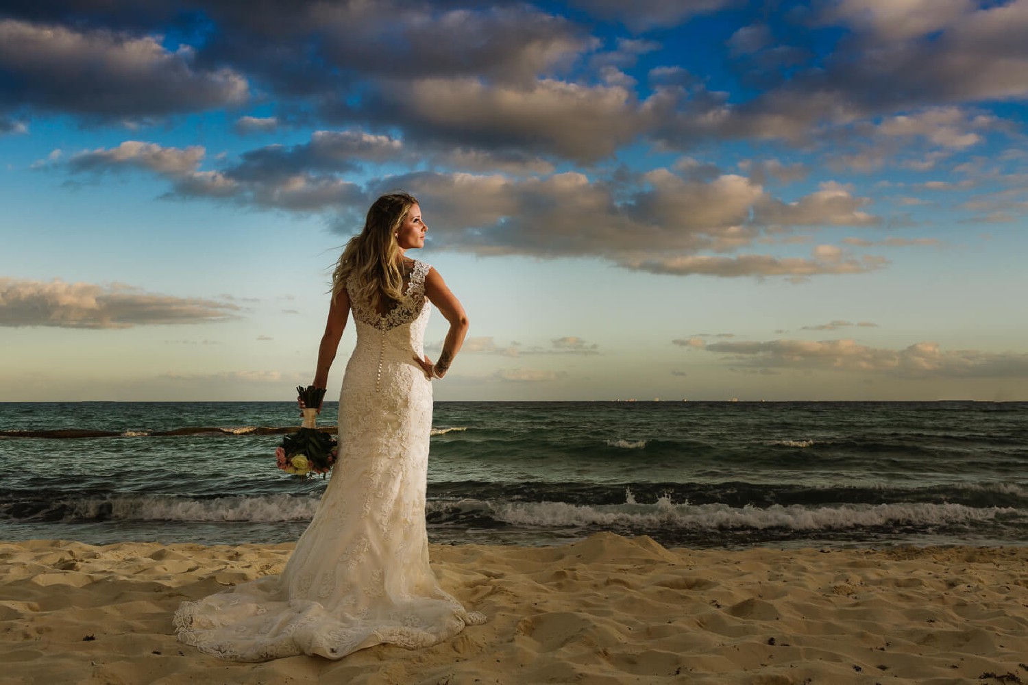 Bridal portrait at %!s(<nil>).