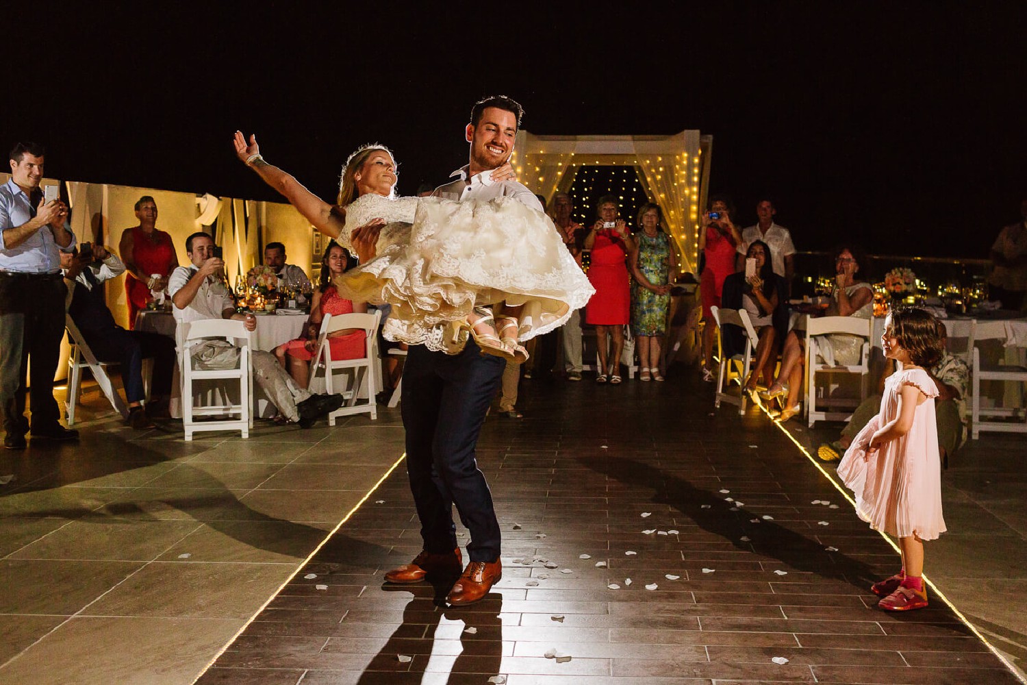 Bride getting ready at %!s(<nil>).