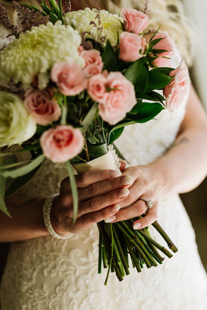 Bride portrait at %!s(<nil>).