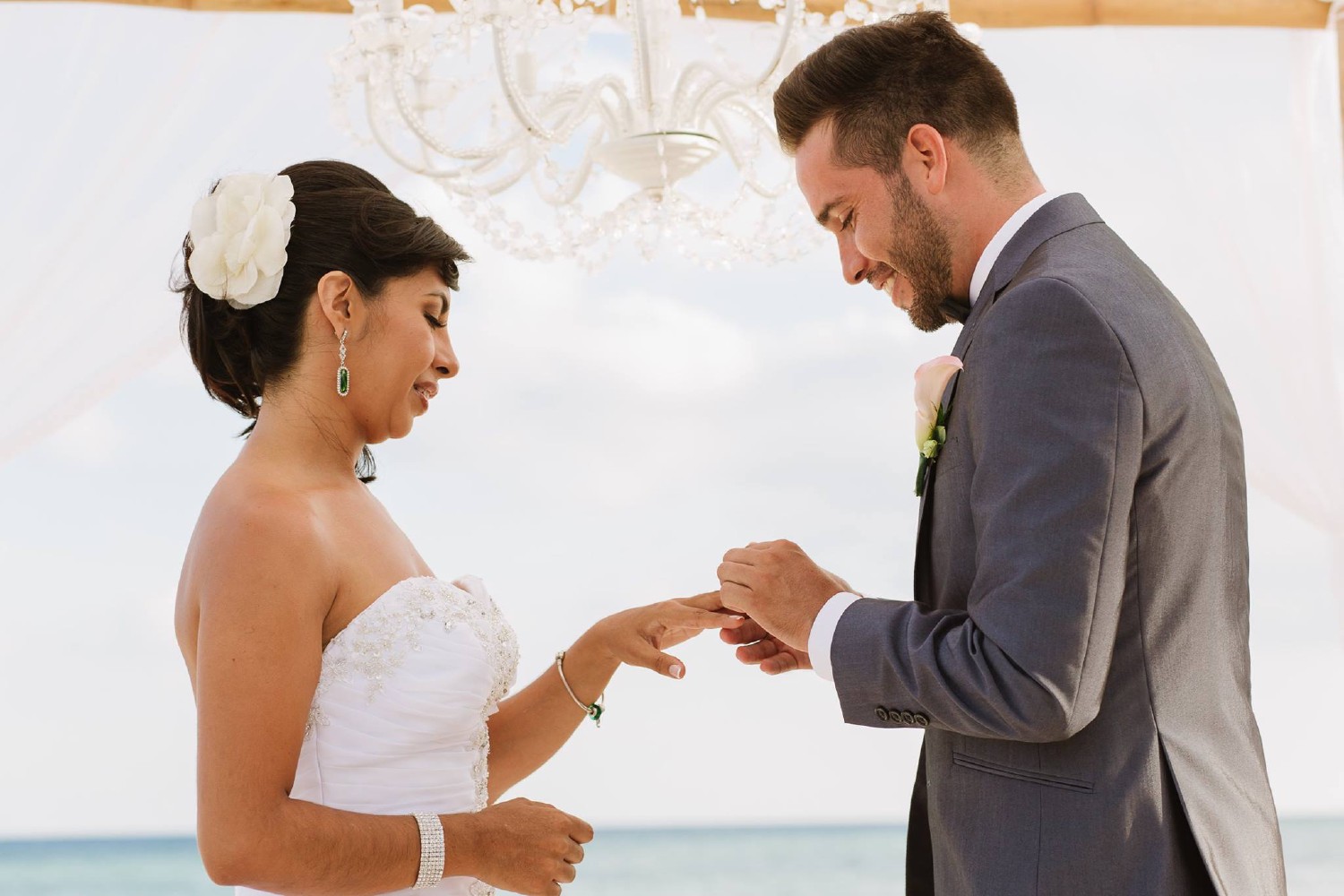 Bridal portrait at %!s(<nil>).